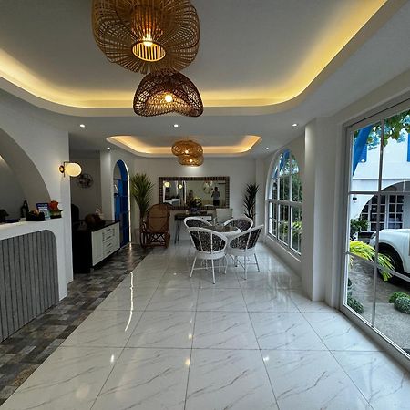 Bernese Resort Hotel Powered By Cocotel Ligao Экстерьер фото