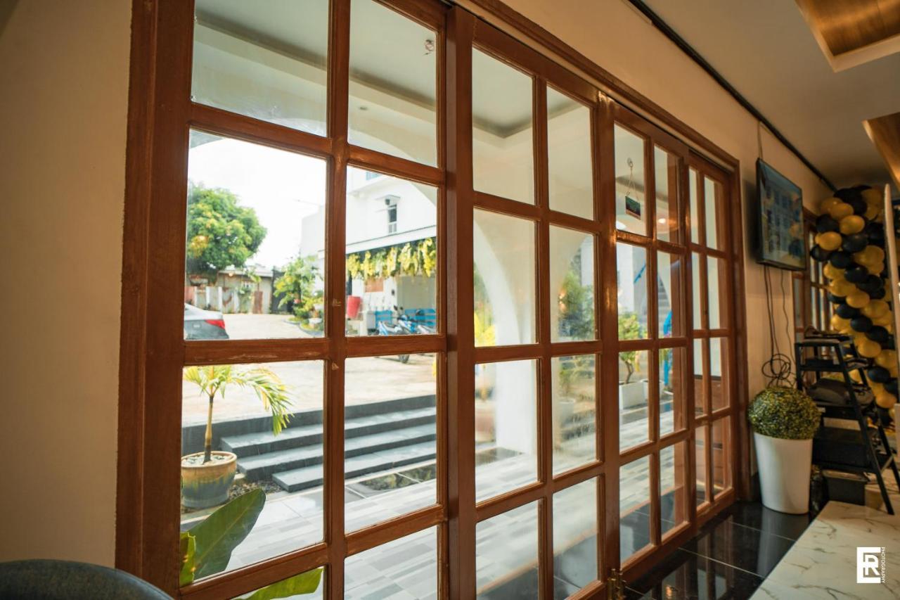 Bernese Resort Hotel Powered By Cocotel Ligao Экстерьер фото