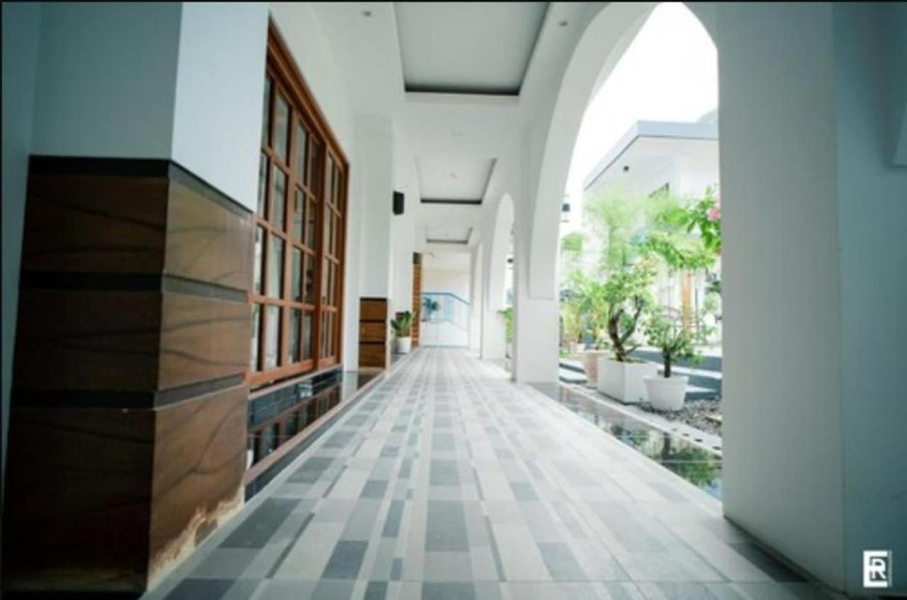 Bernese Resort Hotel Powered By Cocotel Ligao Экстерьер фото