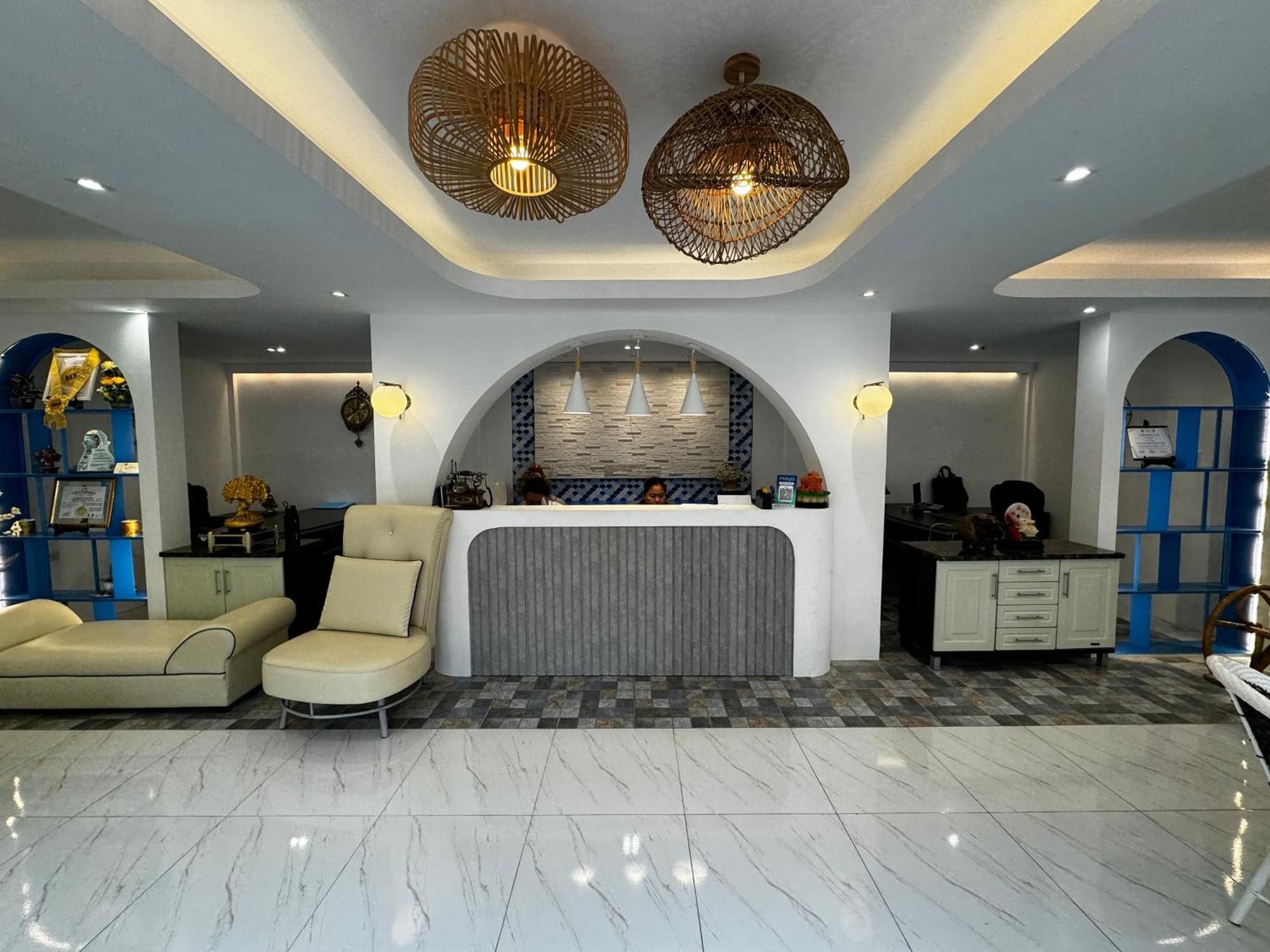 Bernese Resort Hotel Powered By Cocotel Ligao Экстерьер фото