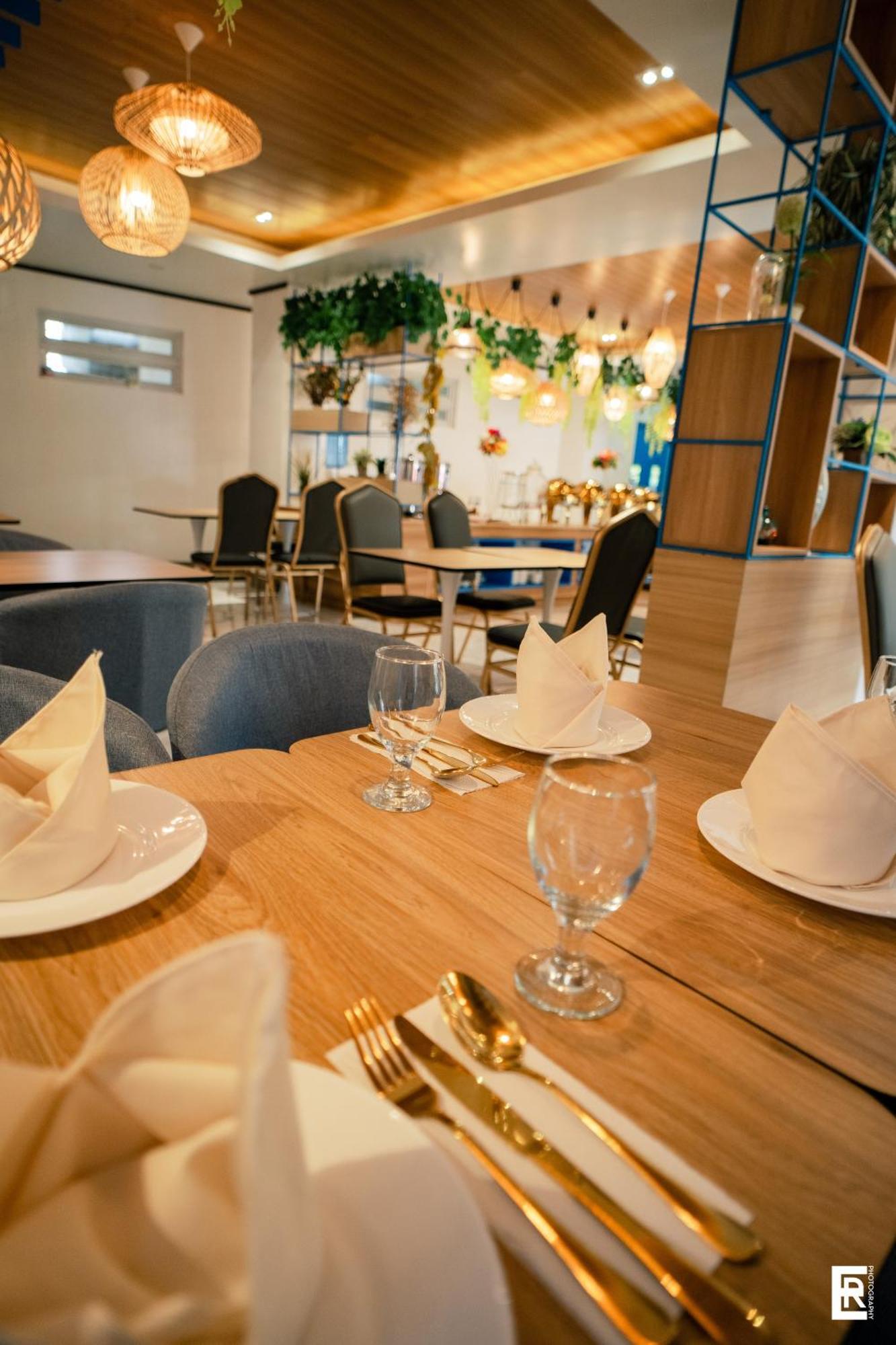 Bernese Resort Hotel Powered By Cocotel Ligao Экстерьер фото