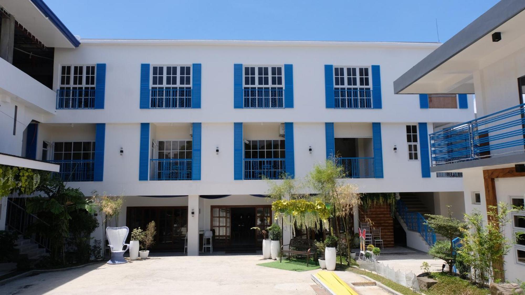 Bernese Resort Hotel Powered By Cocotel Ligao Экстерьер фото
